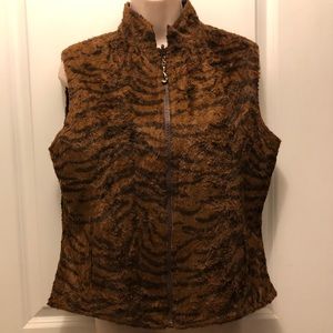 St. John Sport Vest